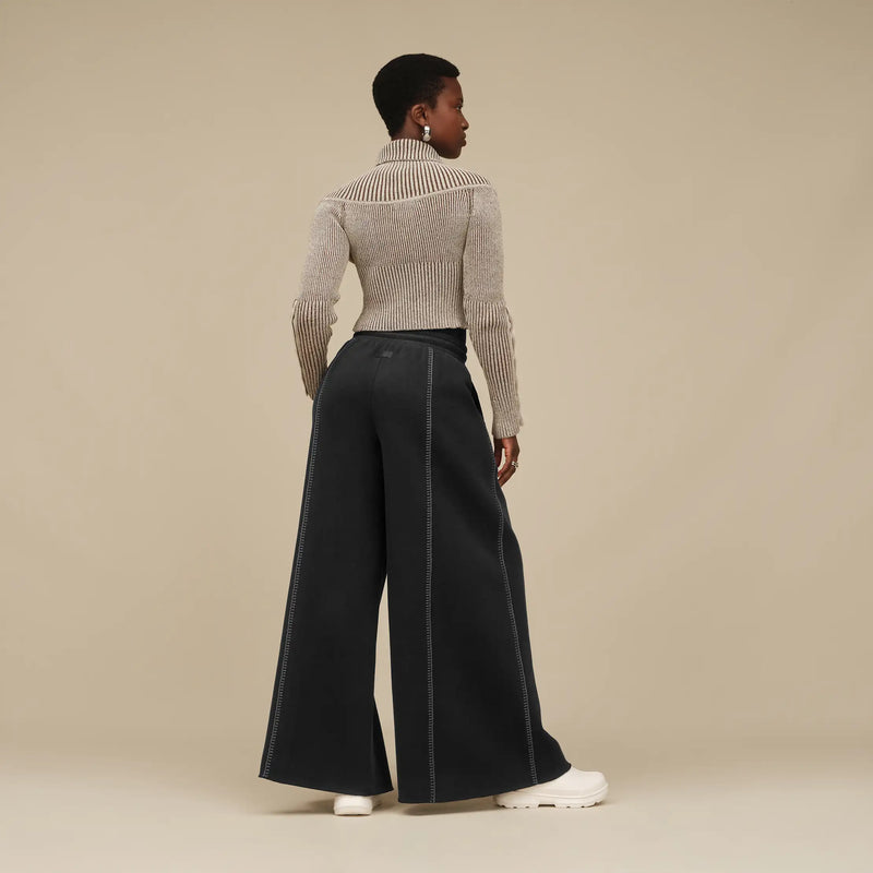 Classic Wide Leg Pant