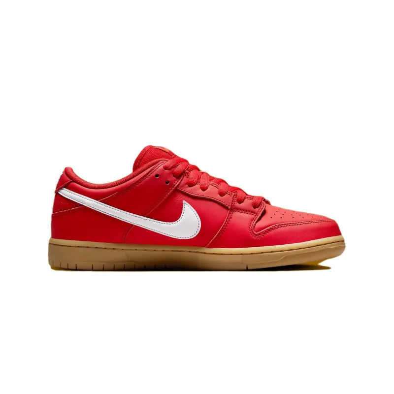NIKE SB DUNK LOW &amp;#39;UNIVERSITY RED GUM&amp;#39;